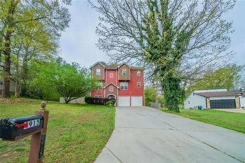 4915 Wycliffe Dr, Stone Mountain, GA 30087