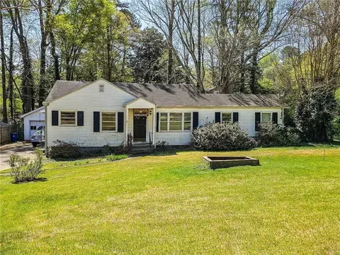 2453 Fernleaf Ln, Decatur, GA 30033
