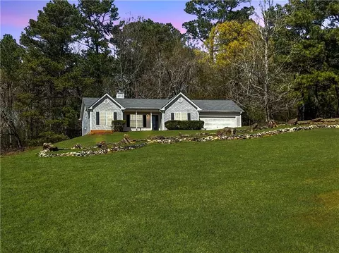 3065 Gum Creek Ln, Loganville, GA 30052