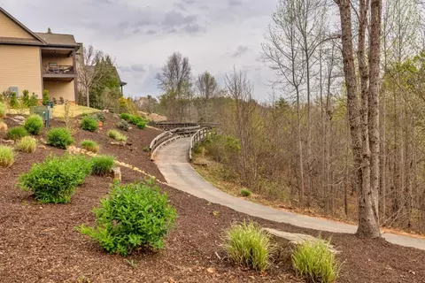 Exterior - 19 Cottage Ln #201, Toccoa, GA 30577 photo 8 of 9
