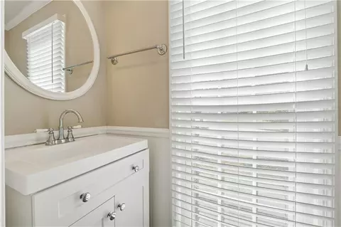Bath - 1075 Pebble Bend Dr, Grayson, GA 30017 photo 4 of 4