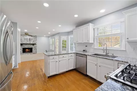 Kitchen - 1075 Pebble Bend Dr, Grayson, GA 30017 photo 1 of 3