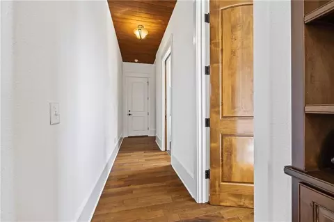 Entry Way - 80 Cottage Ln, Toccoa, GA 30577 photo 3 of 9