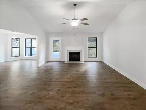 Living - 828 Bethany Estates Dr, Monroe, GA 30655 photo 2 of 3