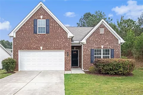 3804 Hawk Tail Dr, Loganville, GA 30052