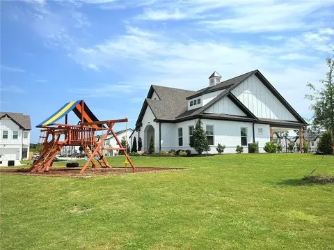421 Auburn Valley Way, Auburn, GA 30011