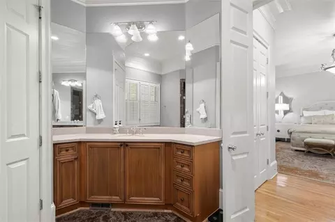 Bath - 3808 Saint Annes Ct, Duluth, GA 30096 photo 4 of 9