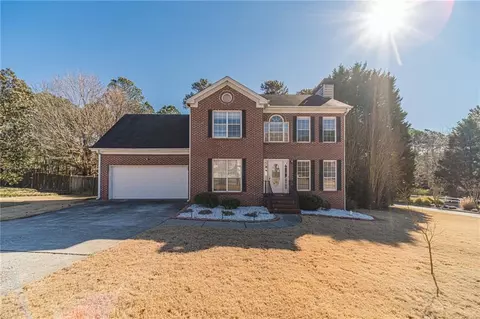 241 Rockingham Dr, Loganville, GA 30052