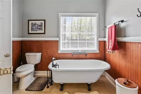Bath - 2019 Windfield Dr, Monroe, GA 30655 photo 2 of 2