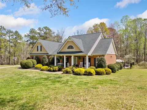 5660 Trout Creek Dr, Douglasville, GA 30135