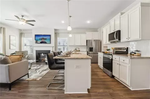 Kitchen - 6367 Towhee Way, Morrow, GA 30260 photo 3 of 4