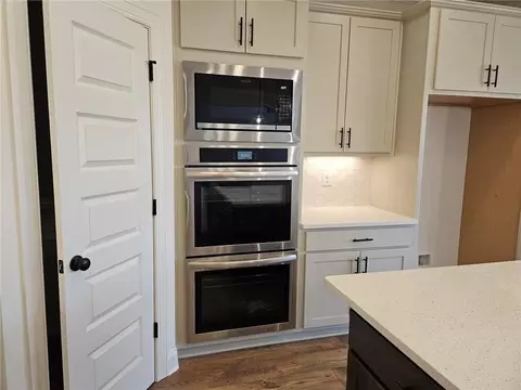 Kitchen - 593 Calgary Downs Dr, Winder, GA 30680 photo 2 of 2