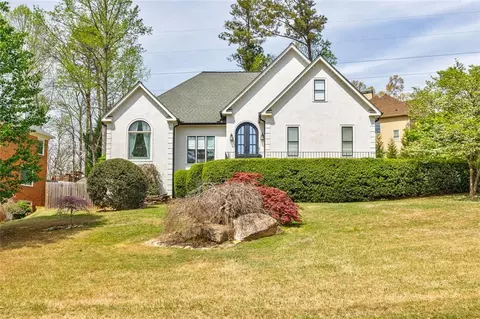 717 Robinson Farms Dr, Marietta, GA 30068