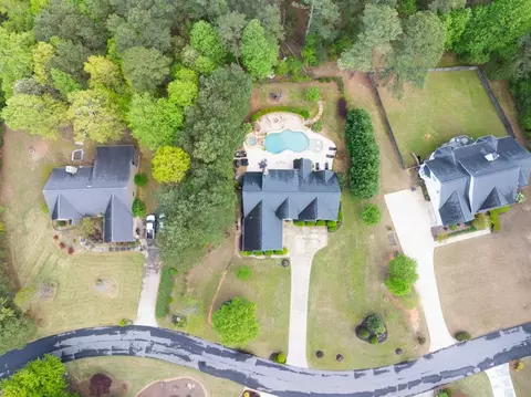 3541 Haddon Hall Dr, Buford, GA 30519 photo 3