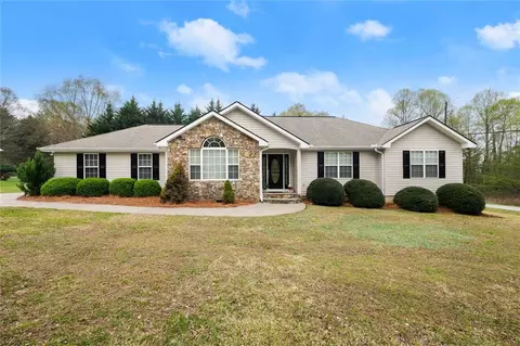 18 Woodman Hall Rd, Cleveland, GA 30528