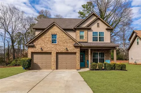 3894 Dunaire Dr, Stone Mountain, GA 30083