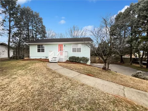 47 Milam Cir, Cartersville, GA 30120