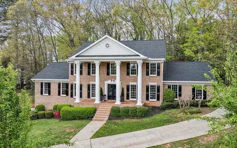 6124 Kings Mountain Ct, Stone Mountain, GA 30087