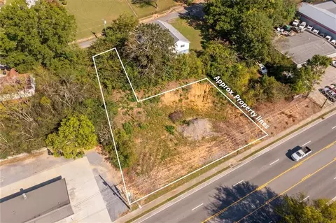 414 S Wall St, Calhoun, GA 30701