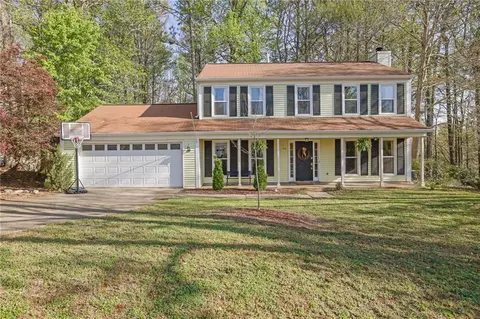 925 Crab Orchard Dr, Roswell, GA 30076