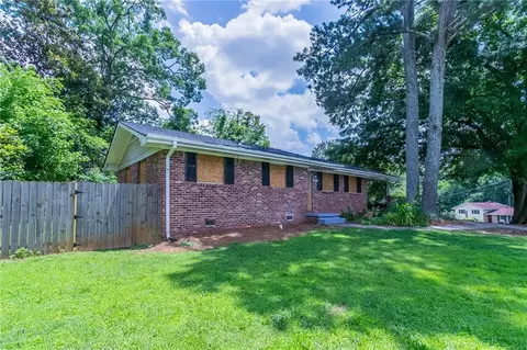 3932 Lindsey Dr, Decatur, GA 30035