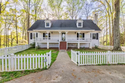 357 Bill Watkins Rd, Hoschton, GA 30548