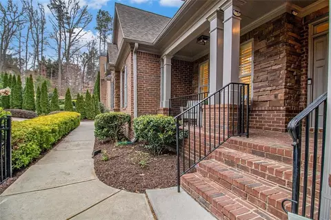 1190 Mosspointe Dr, Roswell, GA 30075