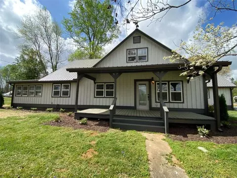 148 Summercrest Ln, Mount Airy, GA 30563