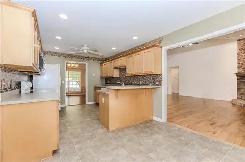 Kitchen - 3643 Flat Run Dr, Bethlehem, GA 30620 photo 3 of 4
