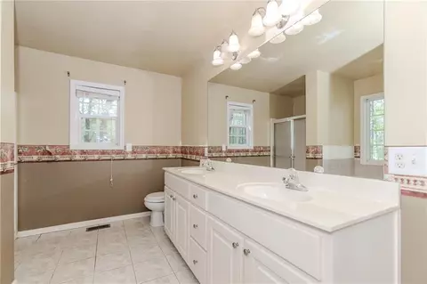 Bath - 3643 Flat Run Dr, Bethlehem, GA 30620 photo 1 of 3