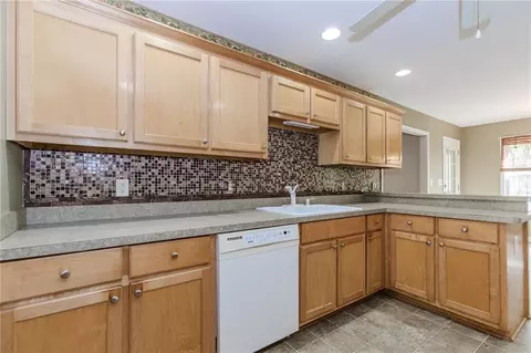 Kitchen - 3643 Flat Run Dr, Bethlehem, GA 30620 photo 2 of 4