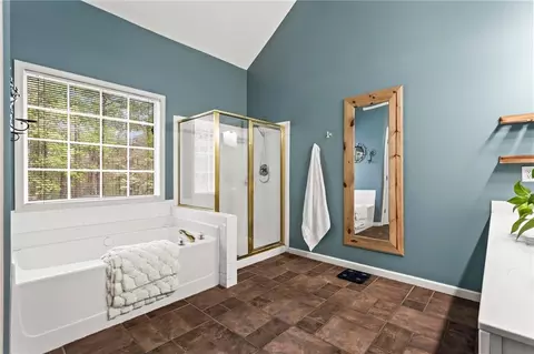 Bath - 904 Beaumont Ct, Canton, GA 30114 photo 2 of 3
