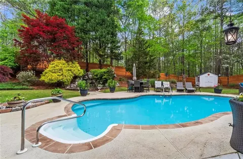 Exterior - 904 Beaumont Ct, Canton, GA 30114 photo 6 of 10
