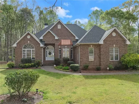 535 Stone Creek Dr, Hull, GA 30646