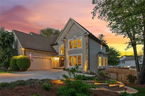 422 Laurian Way NW, Kennesaw, GA 30144
