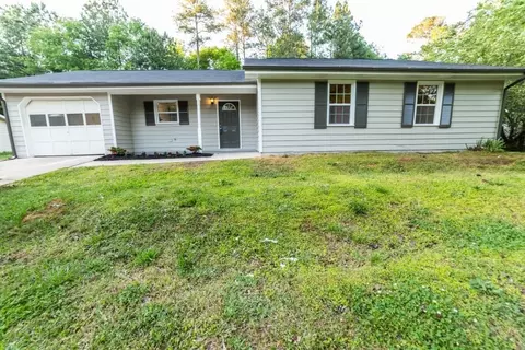 945 Navajo Trl, Covington, GA 30016