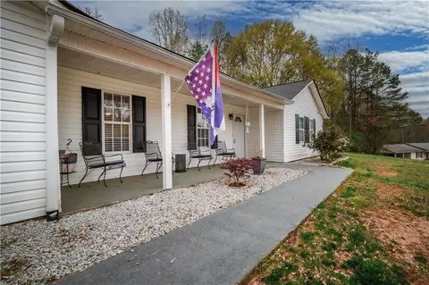 Exterior - 205 Quail Trl, Cornelia, GA 30531 photo 6 of 10