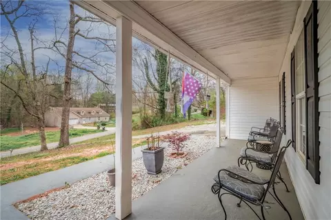 Exterior - 205 Quail Trl, Cornelia, GA 30531 photo 3 of 10