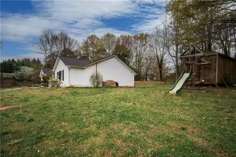 Exterior - 205 Quail Trl, Cornelia, GA 30531 photo 9 of 10