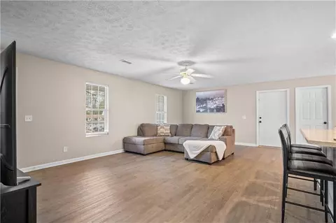 Living - 205 Quail Trl, Cornelia, GA 30531 photo 3 of 3