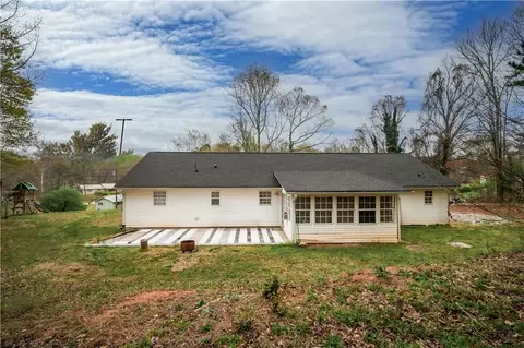 Exterior - 205 Quail Trl, Cornelia, GA 30531 photo 7 of 10