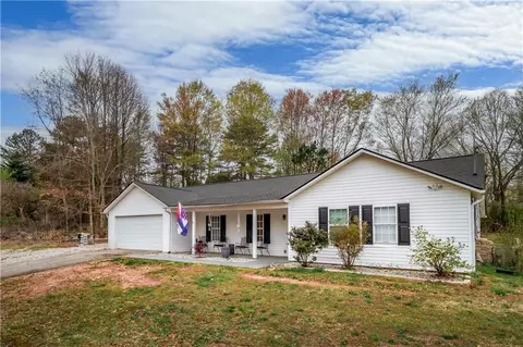 Exterior - 205 Quail Trl, Cornelia, GA 30531 photo 4 of 10