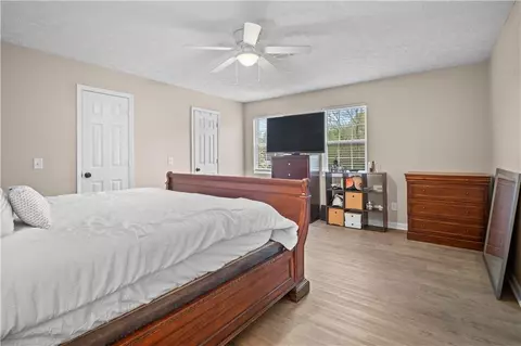 Bedroom - 205 Quail Trl, Cornelia, GA 30531 photo 2 of 3