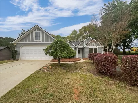 2021 Emerald Dr, Loganville, GA 30052