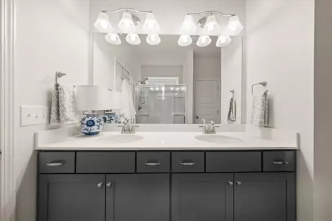 Bath - 1037 Devon Dr, Acworth, GA 30102 photo 1 of 3