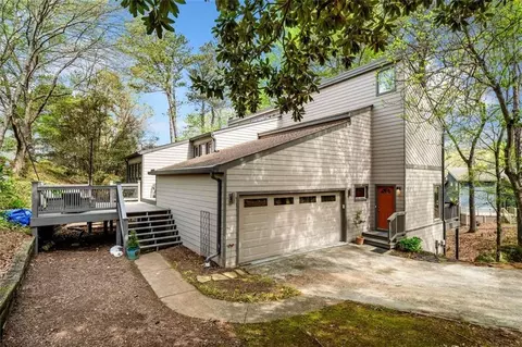 8885 N Mount Dr, Johns Creek, GA 30022