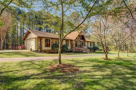 460 Haynes Creek Cir, Oxford, GA 30054