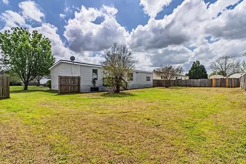 Exterior - 302 Arrlington Bnd, Byron, GA 31008 photo 5 of 7
