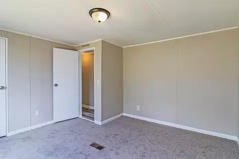 Bedroom - 302 Arrlington Bnd, Byron, GA 31008 photo 3 of 3