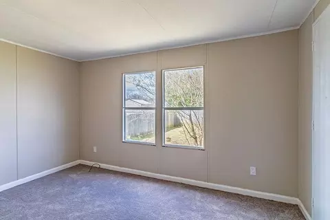 Bedroom - 302 Arrlington Bnd, Byron, GA 31008 photo 2 of 3